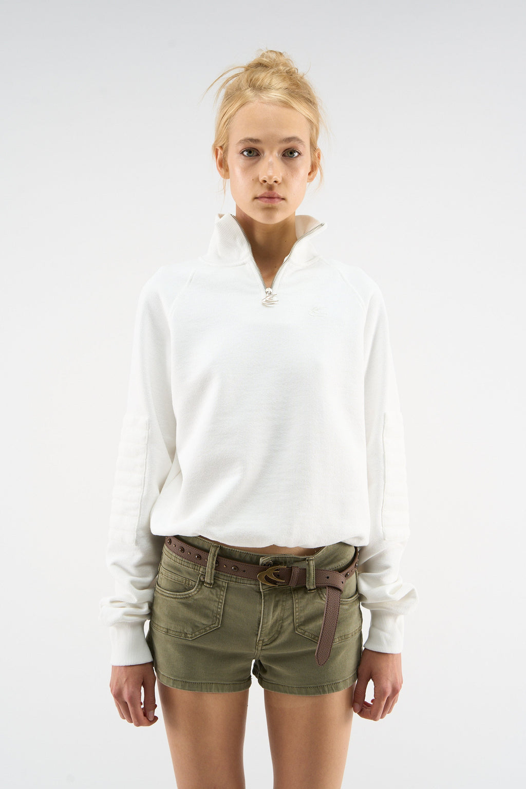 Bow Quarter Ecru Zip