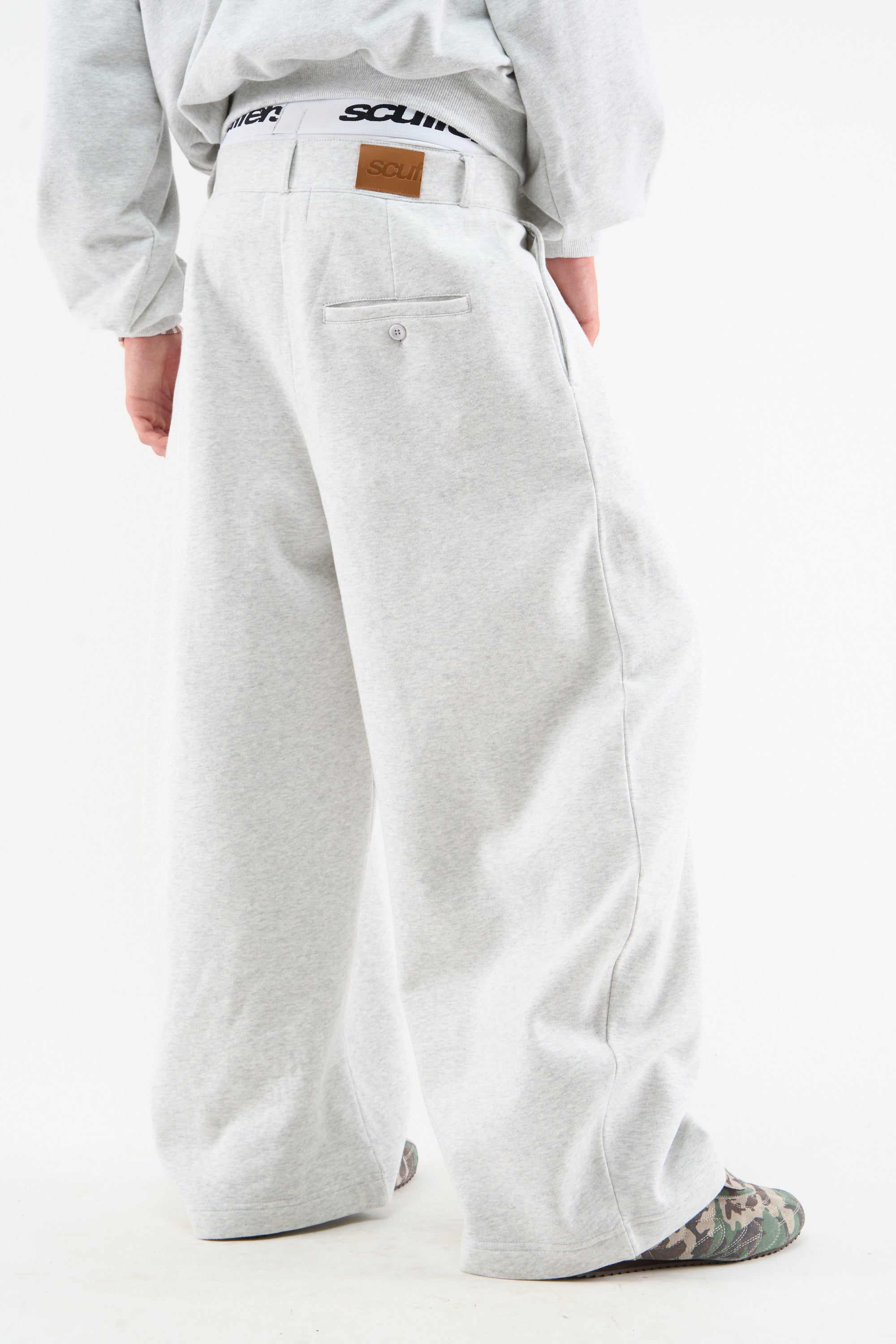 Shell Light Grey Sweatpants