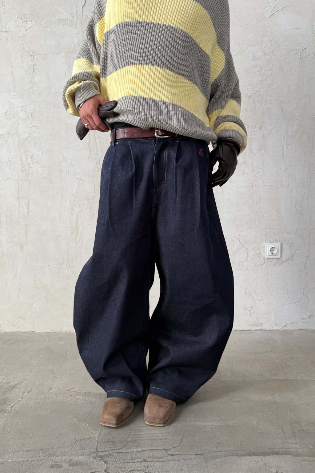 Shell Dark Pants